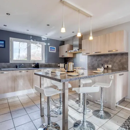 La Maison Des Pins By Interhome לה טיש