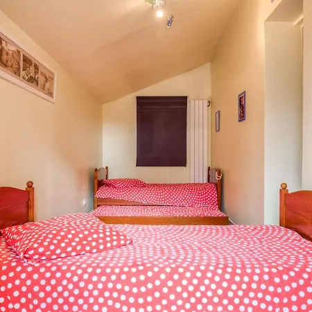 La Maison Des Pins By Interhome * לה טיש