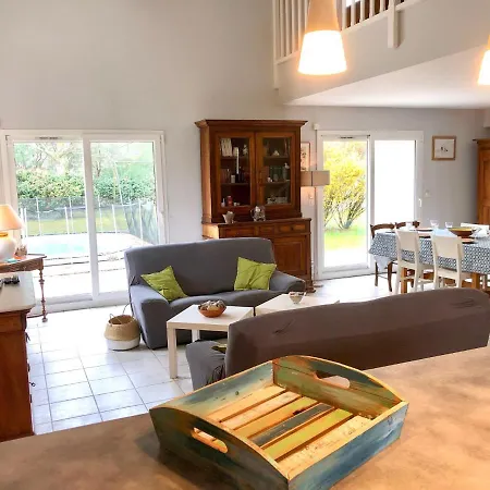 La Maison Des Pins By Interhome *