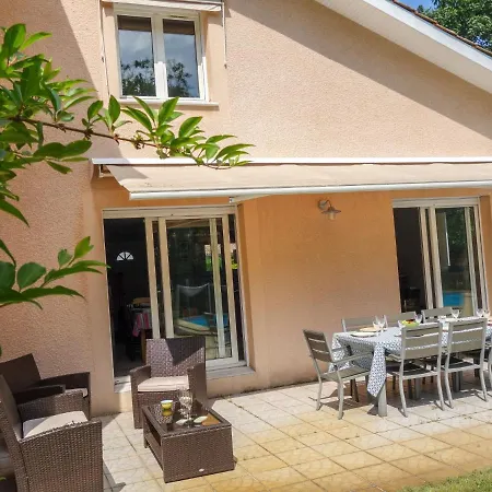 בית נופש La Maison Des Pins By Interhome *